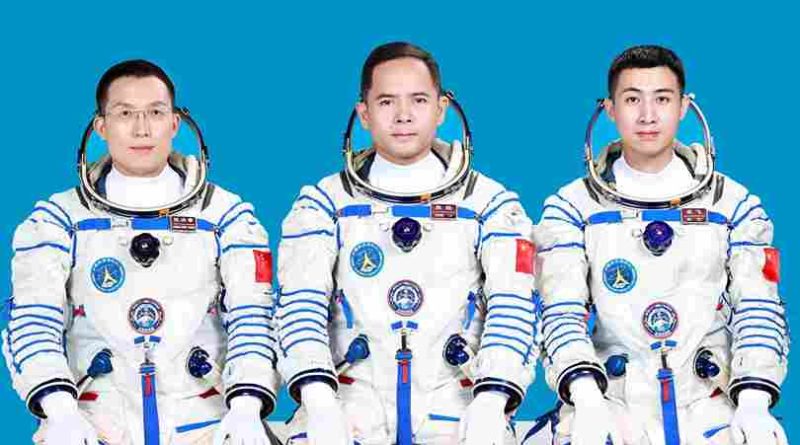 🚀 चीन का नया अंतरिक्ष मिशन Shenzhou-21 आज रात उड़ान को तैयार – तियांगोंग स्टेशन पर होगा नया इतिहास! 🚀