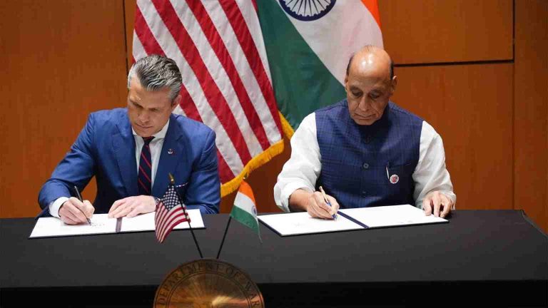 India-Us ने किया 10 साल का ऐतिहासिक रक्षा समझौता — टेक्नोलॉजी, ट्रेनिंग और इंडो-पैसिफिक सुरक्षा में बढ़ेगा सहयोग 🇮🇳🤝🇺🇸