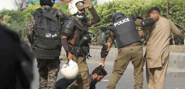 Pakistan में Tlp और पुलिस के बीच हिंसक झड़प, 11 लोगों की मौत, गाजा में ट्रम्प के पीस प्लान का विरोध