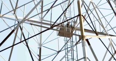 Muzaffarnagar में प्रेमिका से मिलने की ज़िद में युवक चढ़ा रेलवे टावर पर, पांच घंटे की मशक्कत के बाद सुरक्षित उतारा गया!