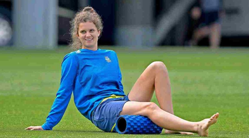 🔥वर्ल्ड कप में इतिहास रचने वाली साउथ अफ्रीका! इंग्लैंड को 125 रन से हराकर पहली बार फाइनल में पहुंची — Laura Wolvaardt के धमाकेदार 169 रन, बने कई बड़े रिकॉर्ड🔥