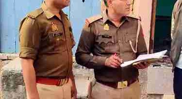 जानसठ में Muzaffarnagar पुलिस की सख्त कार्रवाई: भुम्मा गांव में हिस्ट्रीशीटरों का अचानक भौतिक सत्यापन, दो अपराधी घर पर मिले—अपराध पर नकेल के लिए अभियान जारी