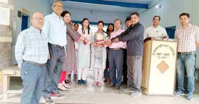 Muzaffarnagar की बेटियों ने फिर लहराया परचम: रवापुरी सठेड़ी की छात्राओं खदीजा और सुहाना ने वाद-विवाद प्रतियोगिता में जीता द्वितीय स्थान