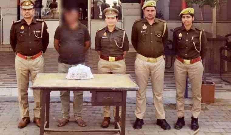 मीरापुर में मादक तस्करी पर Muzaffarnagar पुलिस की बड़ी चोट: उड़ीसा से गांजा लाने वाला कुख्यात तस्कर 2.1 किलो गांजे संग धर दबोचा मीरापुर में मादक तस्करी पर Muzaffarnagar पुलिस की बड़ी चोट: उड़ीसा से गांजा लाने वाला कुख्यात तस्कर 2.1 किलो गांजे संग धर दबोचा