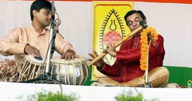 Muzaffarnagar में शास्त्रीय संगीत का जादू! पंडित चेतन जोशी की बांसुरी और पंडित रजनीश मिश्रा की तबला संगत ने छात्रों को मोहित किया