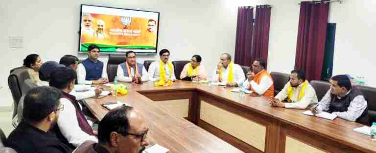 मीरापुर Muzaffarnagar में भाजपा की बड़ी रणनीतिक बैठक: संगठन मजबूत करने और ‘वोटर लिस्ट एसआईआर अभियान’ को गति देने पर जोर मीरापुर Muzaffarnagar में भाजपा की बड़ी रणनीतिक बैठक: संगठन मजबूत करने और ‘वोटर लिस्ट एसआईआर अभियान’ को गति देने पर जोर