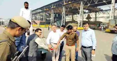 Muzaffarnagar खतौली की त्रिवेणी शुगर मिल का अनोखा अभियान: ट्रकों और ट्रॉलियों पर लगे रिफ्लेक्टर, सड़क सुरक्षा में बढ़ाया कदम