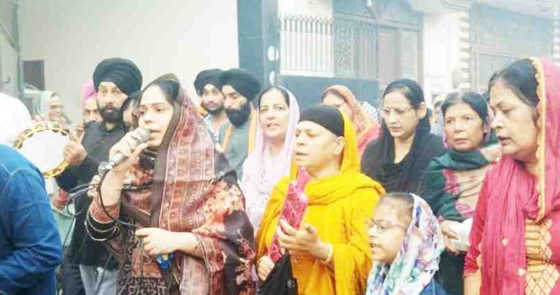 खतौली में गुरु नानक देव जी के प्रकाश उत्सव पर सिख समाज की भव्य प्रभात फेरी — Muzaffarnagar शहर में छाया भक्ति और एकता का अद्भुत नज़ारा!