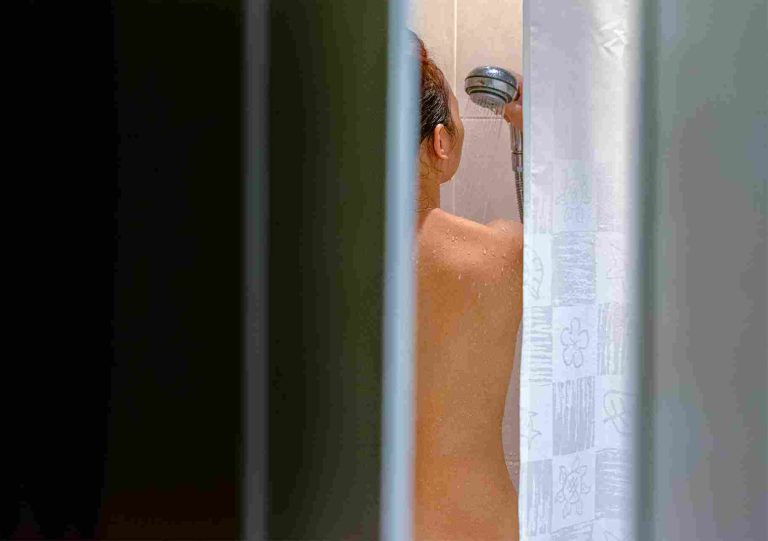 Agra में दोस्ती के नाम पर हैवानियत: पत्नी का नहाते हुए वीडियो बनाकर 15.85 लाख लुटवाए, अब 10 लाख की फिरौती—जगदीशपुरा पुलिस जांच में जुटी Agra में दोस्ती के नाम पर हैवानियत: पत्नी का नहाते हुए वीडियो बनाकर 15.85 लाख लुटवाए, अब 10 लाख की फिरौती—जगदीशपुरा पुलिस जांच में जुटी