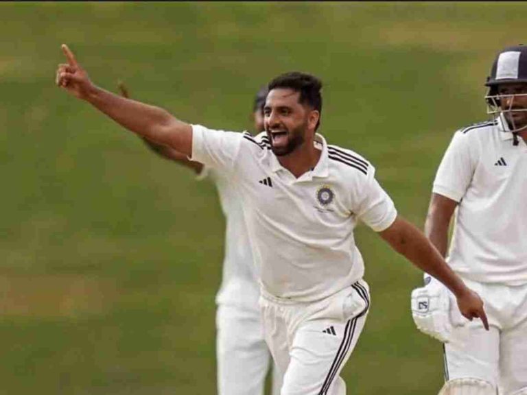 Ranji Trophy में इतिहास रचा: जम्मू-कश्मीर ने दिल्ली को हराया, आकिब नबी और कामरान इकबाल बने हीरो – मैदान पर गूंजा ‘कश्मीर का जश्न’!