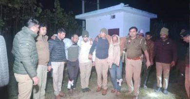 छपार में हथियारबंद बदमाशों से Muzaffarnagar पुलिस की सीधी भिड़ंत: 3 शातिर चोर मुठभेड़ में दबोचे, तांबे-लोहे का बड़ा जखीरा बरामद