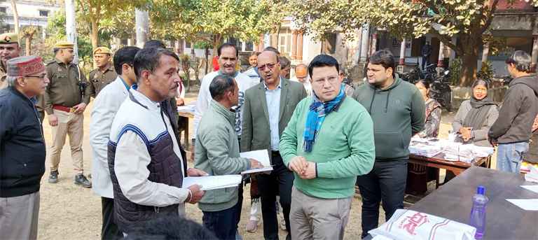 Muzaffarnagar में मतदाता सूची का बड़ा चेकअप! मंडलायुक्त डॉ. रूपेश कुमार ने Sir अभियान में तेज़ी लाने के दिए निर्देश—बीएलओ को किया सख्त संदेश