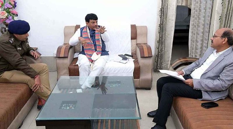 Muzaffarnagar Sonu Murder Case: लखनऊ से लौटते ही मंत्री कपिल देव अग्रवाल का बड़ा एक्शन, डीएम-एसपी तलब, दोषियों पर सख्त कार्रवाई के निर्देश