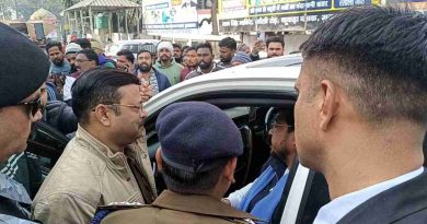 Muzaffarnagar में चंद्रशेखर आज़ाद को पुलिस ने रोका, सोनू कश्यप हत्याकांड पर उबाल, पीडब्ल्यूडी गेस्टहाउस में हुई तीखी वार्ता
