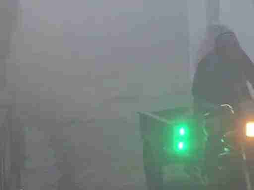 Muzaffarnagar में टूटा ठंड का रिकॉर्ड, 4 डिग्री पर पहुंचा पारा, घने कोहरे से जनजीवन अस्त-व्यस्त Muzaffarnagar में टूटा ठंड का रिकॉर्ड, 4 डिग्री पर पहुंचा पारा, घने कोहरे से जनजीवन अस्त-व्यस्त