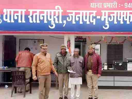 बुढाना में Muzaffarnagar पुलिस की बड़ी कार्रवाई: 13 मुकदमों में वांछित गुंडा एक्ट आरोपी मोहम्मद अली अवैध तमंचे संग गिरफ्तार, भागने की फिराक नाकाम बुढाना में Muzaffarnagar पुलिस की बड़ी कार्रवाई: 13 मुकदमों में वांछित गुंडा एक्ट आरोपी मोहम्मद अली अवैध तमंचे संग गिरफ्तार, भागने की फिराक नाकाम