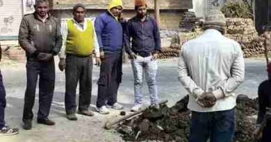 Muzaffarnagar दधेड़ू खुर्द जल संकट टूटा: फटी पाइपलाइन पर चला प्रशासन का हथौड़ा, गांव को मिला राहत का पानी