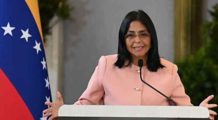 वेनेजुएला संकट में सत्ता परिवर्तन: Delcy Rodríguez बनीं कार्यवाहक राष्ट्रपति, अमेरिकी ऑपरेशन के बाद मादुरो गिरफ्तार वेनेजुएला संकट में सत्ता परिवर्तन: Delcy Rodríguez बनीं कार्यवाहक राष्ट्रपति, अमेरिकी ऑपरेशन के बाद मादुरो गिरफ्तार