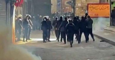 Iran Protest Inflation Crisis: महंगाई से उबलता ईरान, 100 से ज्यादा शहरों में सड़कों पर जनता, ‘शाह पहलवी लौटेंगे’ के नारे, 45 मौतें