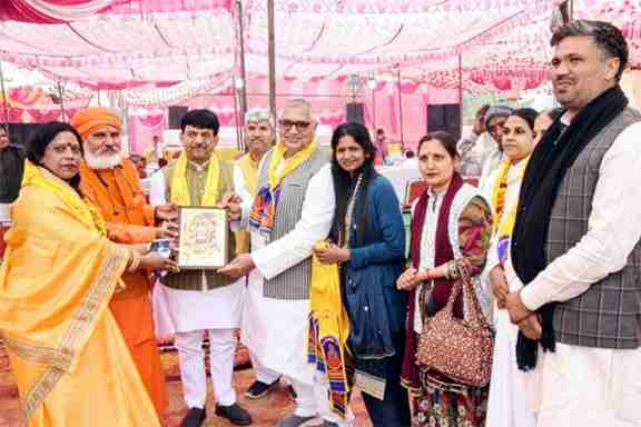Muzaffarnagar खाटू श्याम मंदिर आधारशिला: शुक्रतीर्थ-शुक्रताल में वैदिक मंत्रोच्चार के बीच भूमि पूजन, आस्था का नया अध्याय शुरू Muzaffarnagar खाटू श्याम मंदिर आधारशिला: शुक्रतीर्थ-शुक्रताल में वैदिक मंत्रोच्चार के बीच भूमि पूजन, आस्था का नया अध्याय शुरू