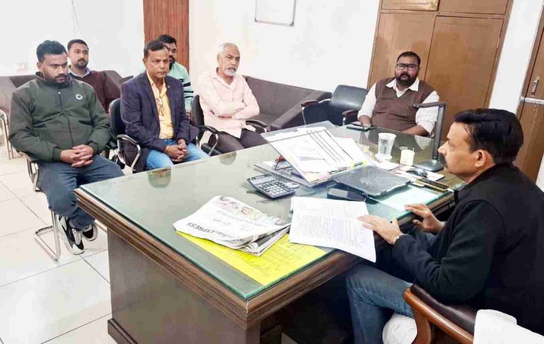 उत्तर प्रदेश आबकारी नीति 2026–27: Muzaffarnagar में थोक मदिरा अनुज्ञापियों की अहम बैठक, नवीनीकरण और स्टॉक पर निर्देश