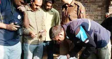 Muzaffarnagar भोपा में दिल दहला देने वाली वारदात: किसान की गला रेतकर हत्या, पिता की रोक-टोक से नाराज़ दो बेटियों ने कबूला जुर्म