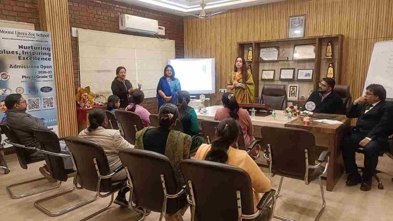 माउंट लिट्रा ज़ी स्कूल Muzaffarnagar में शैक्षणिक संवाद का विशेष आयोजन, रीजनल स्कूल डायरेक्टर कोमल तोमर ने अभिभावकों और शिक्षकों से की प्रेरक बातचीत माउंट लिट्रा ज़ी स्कूल Muzaffarnagar में शैक्षणिक संवाद का विशेष आयोजन, रीजनल स्कूल डायरेक्टर कोमल तोमर ने अभिभावकों और शिक्षकों से की प्रेरक बातचीत