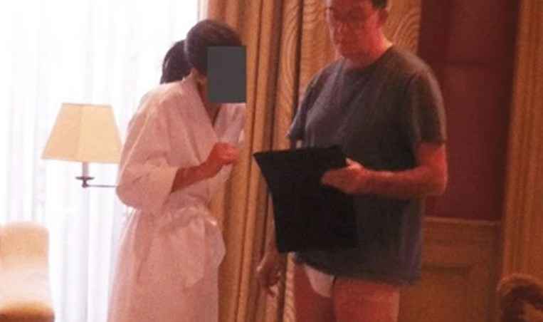 एपस्टीन फाइल्स से उठा ब्रिटेन में राजनीतिक भूचाल: Peter Mandelson की तस्वीर और बैंक रिकॉर्ड सामने आने के बाद लेबर पार्टी से इस्तीफा एपस्टीन फाइल्स से उठा ब्रिटेन में राजनीतिक भूचाल: Peter Mandelson की तस्वीर और बैंक रिकॉर्ड सामने आने के बाद लेबर पार्टी से इस्तीफा