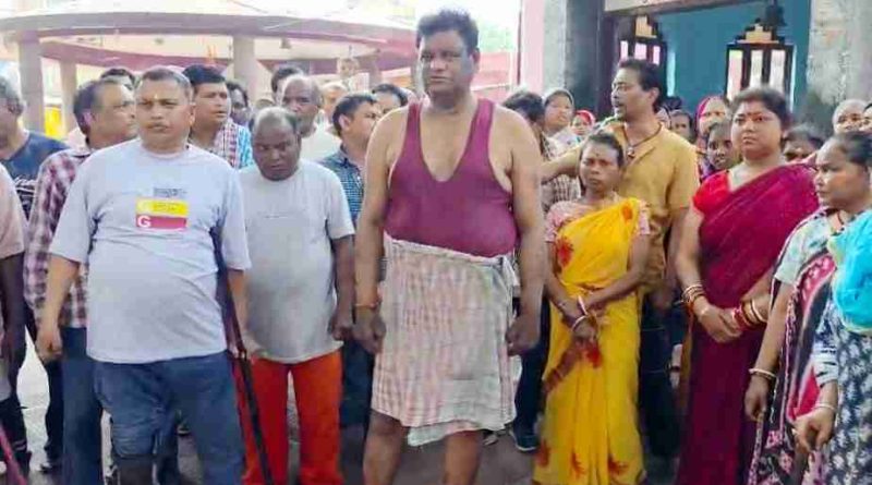 Muzaffarnagar में मंदिर परिसर में विवाद: दुकानदारों और पुजारी के बीच कहासुनी से बढ़ा मामला, पुलिस ने संभाली स्थिति