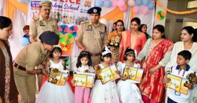 पुलिस मॉडर्न स्कूल Muzaffarnagar  दीक्षांत समारोह: Ssp संजय कुमार वर्मा ने मेधावी छात्रों को किया सम्मानित, सांस्कृतिक प्रस्तुतियों ने मोहा दिल