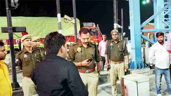 Muzaffarnagar पुलिस का आकस्मिक निरीक्षण: एसपी ग्रामीण आदित्य बंसल ने तितावी थाना, बघरा पुलिस चौकी और तितावी टोल प्लाजा की जांच