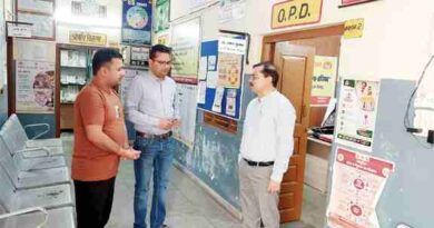 Muzaffarnagar में मुख्यमंत्री आरोग्य स्वास्थ्य मेलों का औचक निरीक्षण, Cmo डॉ. सुनील तेवतिया ने स्वास्थ्य सेवाओं का लिया जायजा