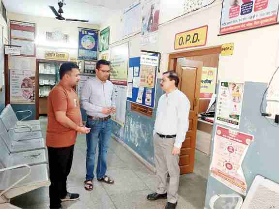 Muzaffarnagar में मुख्यमंत्री आरोग्य स्वास्थ्य मेलों का औचक निरीक्षण, Cmo डॉ. सुनील तेवतिया ने स्वास्थ्य सेवाओं का लिया जायजा