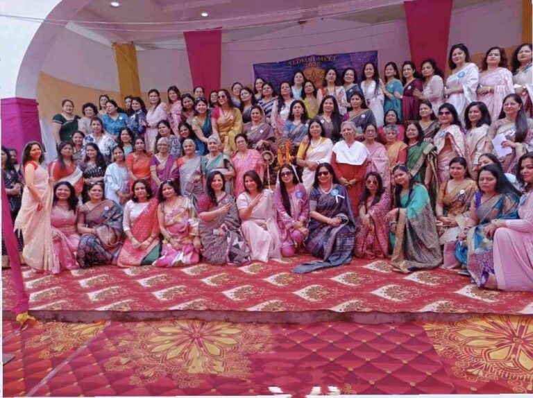 Vedic Putri Pathshala Muzaffarnagar Alumni Meet: 30 साल बाद एक मंच पर जुटीं पूर्व छात्राएँ, यादों, सम्मान और संस्कारों का भावुक संगम