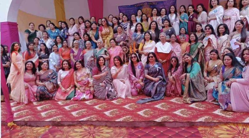 Vedic Putri Pathshala Muzaffarnagar Alumni Meet: 30 साल बाद एक मंच पर जुटीं पूर्व छात्राएँ, यादों, सम्मान और संस्कारों का भावुक संगम