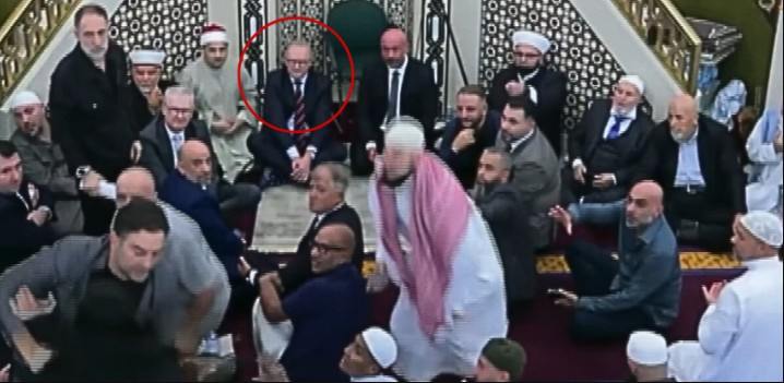 ईद की नमाज में ऑस्ट्रेलियाई Pm Anthony Albanese का विरोध: ‘गाजा नीति’ पर भड़का गुस्सा, सिडनी में हंगामा ईद की नमाज में ऑस्ट्रेलियाई Pm Anthony Albanese का विरोध: ‘गाजा नीति’ पर भड़का गुस्सा, सिडनी में हंगामा