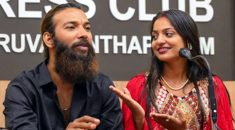 महाकुंभ की ‘माला वाली Monalisa’ से शादी पर बागपत के फरमान से परिवार ने तोड़ा रिश्ता