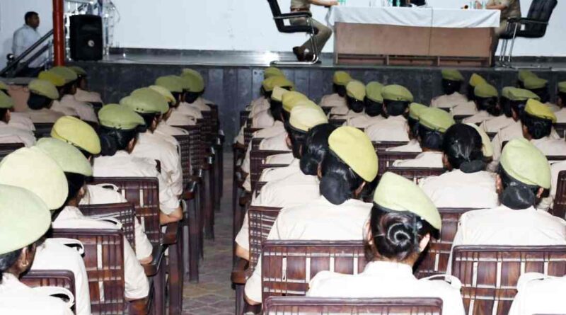 Muzaffarnagar Police: नई तैनाती प्राप्त महिला आरक्षियों को एसएसपी संजय कुमार वर्मा ने दिए जनसेवा और मिशन शक्ति से जुड़े विशेष निर्देश