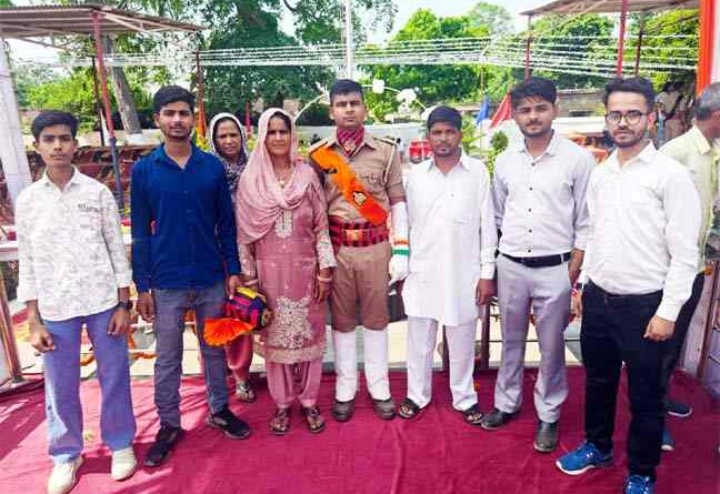 Muzaffarnagar Mehtab Ali Constable Story: मजदूर पिता के संघर्ष से खाकी तक का सफर, पासिंग आउट परेड में छलके भावुक पल