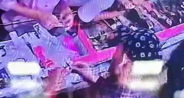 Muzaffarnagar कोतवाली गेट के बाहर ‘लिमरा लेदर’ दुकान से घड़ी चोरी, Cctv वायरल—पुलिस चौकियों के पास बढ़ती वारदातों से व्यापारियों में डर Muzaffarnagar कोतवाली गेट के बाहर ‘लिमरा लेदर’ दुकान से घड़ी चोरी, Cctv वायरल—पुलिस चौकियों के पास बढ़ती वारदातों से व्यापारियों में डर