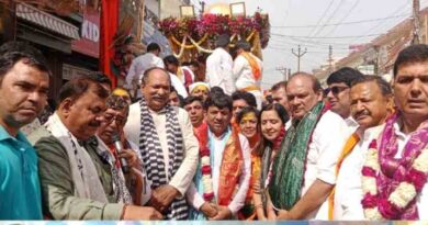 Balaji Jayanti Shobha Yatra: स्वर्ण रथ पर विराजे भगवान श्री बालाजी, हजारों श्रद्धालुओं के साथ Muzaffarnagar शहर बना भक्तिमय