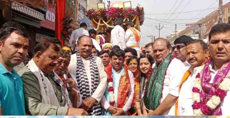  Balaji Jayanti Shobha Yatra: स्वर्ण रथ पर विराजे भगवान श्री बालाजी, हजारों श्रद्धालुओं के साथ Muzaffarnagar शहर बना भक्तिमय