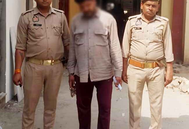 Muzaffarnagar Mission Shakti Action: एंटी रोमियो टीम ने नाजायज चाकू के साथ युवक को दबोचा, ए टू जेड तिराहे से गिरफ्तारी