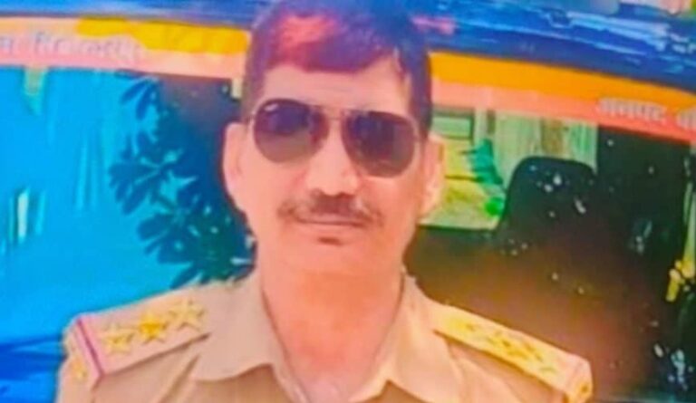 Ballia Police Misconduct Case: शादी का झांसा देकर संबंध बनाने का आरोप, अब विवेचना के नाम पर अकेले बुलाने का दावा—पीड़िता ने Dig से लगाई न्याय की गुहार Ballia Police Misconduct Case: शादी का झांसा देकर संबंध बनाने का आरोप, अब विवेचना के नाम पर अकेले बुलाने का दावा—पीड़िता ने Dig से लगाई न्याय की गुहार