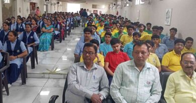 Muzaffarnagar: विश्व स्वास्थ्य दिवस पर एस.डी. पब्लिक स्कूल में रेड क्रॉस संगोष्ठी, सीएमओ डॉ. सुनील तेवतिया बोले—आधुनिक चिकित्सा में विज्ञान की भूमिका निर्णायक Muzaffarnagar: विश्व स्वास्थ्य दिवस पर एस.डी. पब्लिक स्कूल में रेड क्रॉस संगोष्ठी, सीएमओ डॉ. सुनील तेवतिया बोले—आधुनिक चिकित्सा में विज्ञान की भूमिका निर्णायक