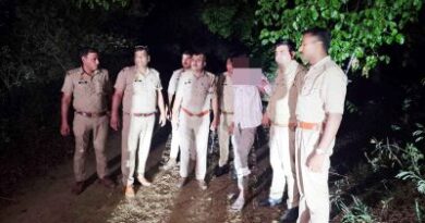मीरापुर में Muzaffarnagar पुलिस-बदमाश मुठभेड़: गैंगस्टर एक्ट का वांछित आरोपी सादिक गोली लगने के बाद गिरफ्तार, तमंचा और बाइक बरामद 5 Muzaffarnagar News