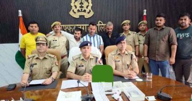 Muzaffarnagar में Atm कार्ड बदलकर ठगी करने वाले गैंग का भंडाफोड़, पुलिस मुठभेड़ में एक बदमाश घायल सहित तीन गिरफ्तार Muzaffarnagar News