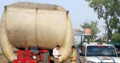 Muzaffarnagar में ओवरलोड वाहनों पर परिवहन विभाग का बड़ा एक्शन, लाखों का जुर्माना लगाकर कई वाहन किए सीज Muzaffarnagar News