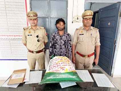 Muzaffarnagar में ‘ऑपरेशन सवेरा’ का असर, 8.2 किलो गांजा के साथ शातिर तस्कर गिरफ्तार 1 Muzaffarnagar News