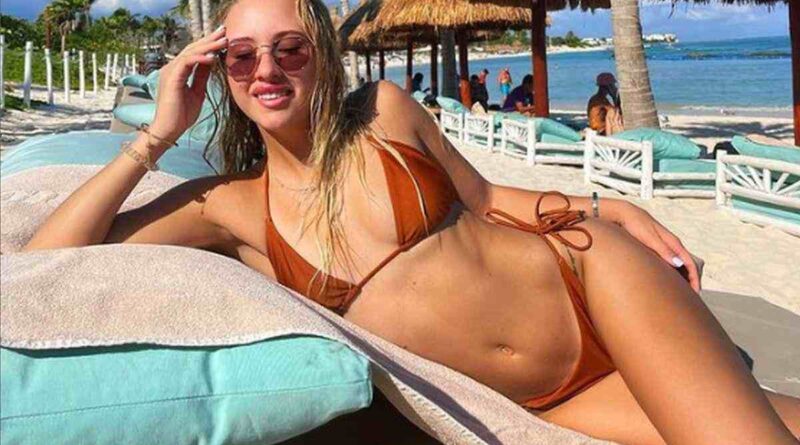 फ्रेंच ओपन में बड़ा धमाका! डिफेंडिंग चैंपियन कोको गॉफ बाहर, Anastasia Potapova ने किया उलटफेर; अब सबालेंका बनाम ओसाका महामुकाबला 1 Anastasia Potapova